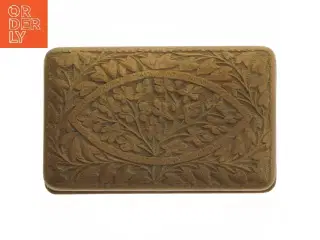 Trææske med graveringer (str. 21x13x5 cm)