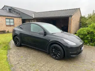 Tesla Model Y  Long Range AWD