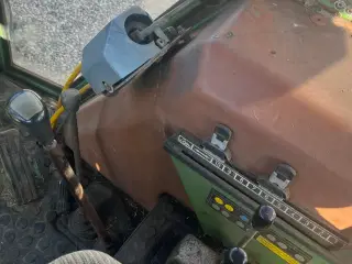 Fendt 308 LS Farmer Turbomatik med frontlæsser og skovinddækning