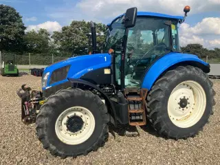 New Holland T5.115 kun 3300 timer. frontlift