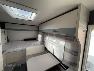 2023 - Dethleffs C'joy 420 QSH   Fin let lille rejsevogn med god plads fra Hinshøj Caravan A/S