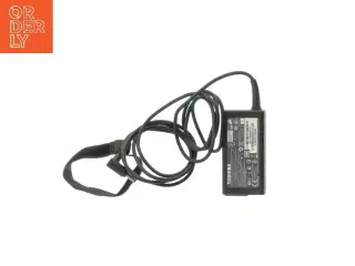 Toshiba strømadapter fra Toshiba