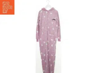 Rosa heldragt med hjerter fra VRS (str. 134)