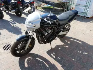 MOTORCYKEL, Yama