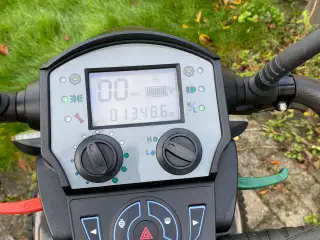 El scooter LM-700
