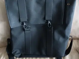 Stor Ny Rains Rygsæk 42x37 cm Nypris 1000,-kr