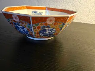 Skål. Flot udformet, og flotte farver. 