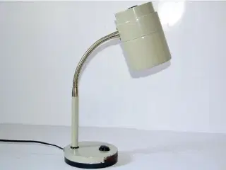 Unikke bordlampe i et industriel udsene