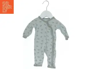 Baby heldragt med mønster fra Fixoni (str. 50)