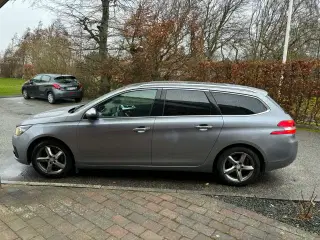 Peugeot 308 1.2 thp Allure Sky