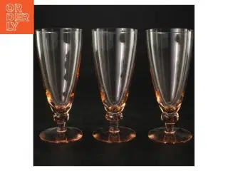Glas (str. H. 15 cm. ø. 6,5 cm)