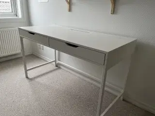 skrivebord (IKEA Alex)