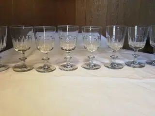 Christian den 8./Berlinois glas med slibninger