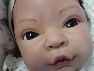 Sød reborn dukke 