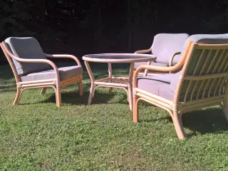 bambus møbler med hynder / Sika
