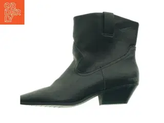 Sorte læder ankelstøvler fra Pullbear Collection (str. 39)