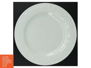 Hvide middagstallerkener med dekorativ kant (str. Diameter 26 cm)