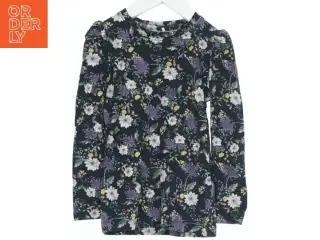 Blomstret bluse til børn fra Name It (str. 104)
