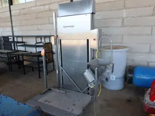 RUSTFRI ELEVATOR