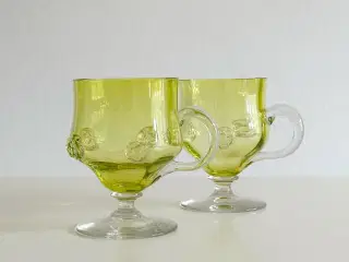 Kopper på fod, grønt glas, 2 stk samlet