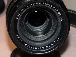 Fujifilm Fujinon XF 55-200/ 3.5-4.8 .