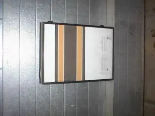   Under dør