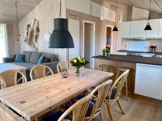 Blokhus. L�kkert b�rnevenligt sommerhus kun 100 m fra stranden