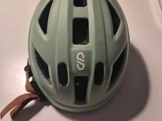 Grøn Puky cykelhjelm til børn i god stand