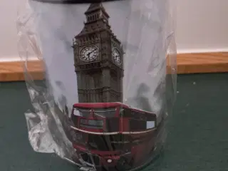 Motiv fra England på Sparebøsser