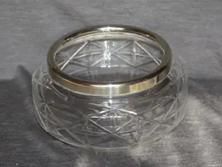 Smuk gammel glasskål med sølvkant 