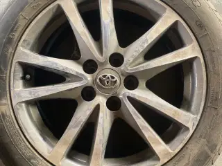 Toyota fælge m dæk.