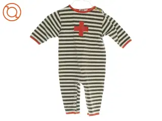 Heldragt med rødt plustegn (str 62 cm)