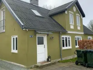 Hyggeligt moderniseret hus med charme i Uggelbølle