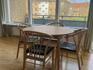 Hvidolieret egetræsbord