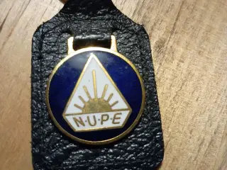 N.U.P.E. nøglering.