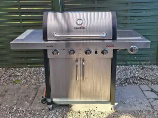 Gasgrill med 4 brændere og overtræk 