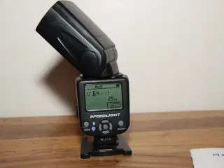 Triopo speedlight TR-950