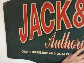 Jack and Jones skilt