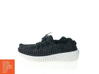 Træningssko fra yeezy x Adidas (str. 29 cm)