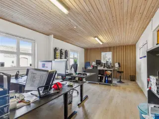 Erhvervslejemål på 1.140 m² med lager og kontor