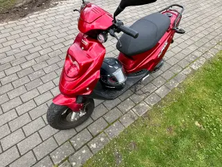 Pæn og velholdt scooter