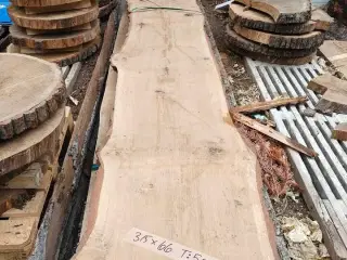 1 stk. Egetræsplanke str. 315 x 66 x 5,5