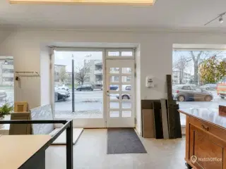Erhvervsandel med god beliggenhed på Hellerup Strandvej