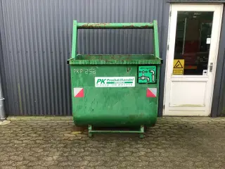 Skrot afhentes