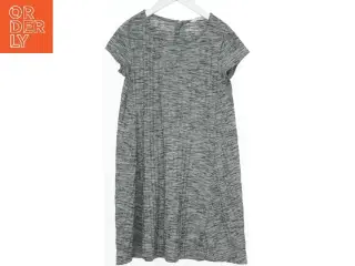 Kjole med korte ærmer fra H&M (str. 140)