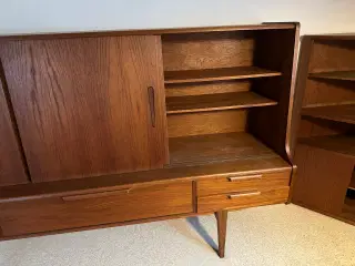 Dækketøjsskab i teaktræ