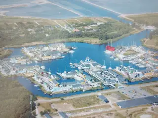 Bådplads 6 x 20 m i Øer Maritime Havn