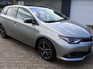 Toyota Auris 1.8 Hybrid 54200 km