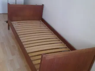 2 stk teaktræ senge