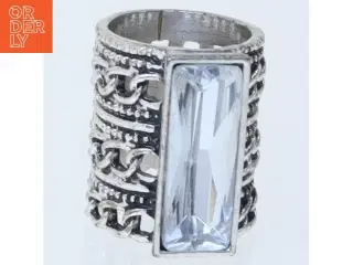 Dekorativ ring med sten (str. 48 mm)